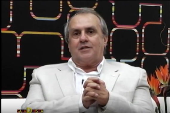  Roberio em entrevista ao programa Sala D Visita fala sobre possíveis mortes de famosos em 2013