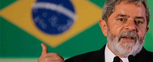 Em 2001, Roberio de Ogum prevê que Luis Inácio Lula da Silva terá um ano difícil, veja a matéria completa: Em 2001, Roberio de Ogum prevê que Luis Inácio Lula da Silva terá um ano difícil, veja a matéria completa: